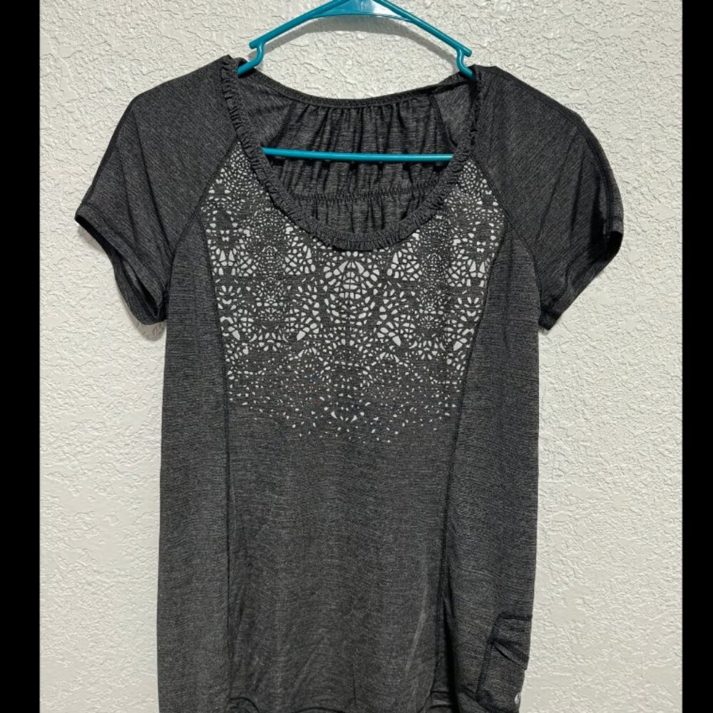 Short Sleeve Athletic Shirt Women's Gray Swoop Collar - Size 6